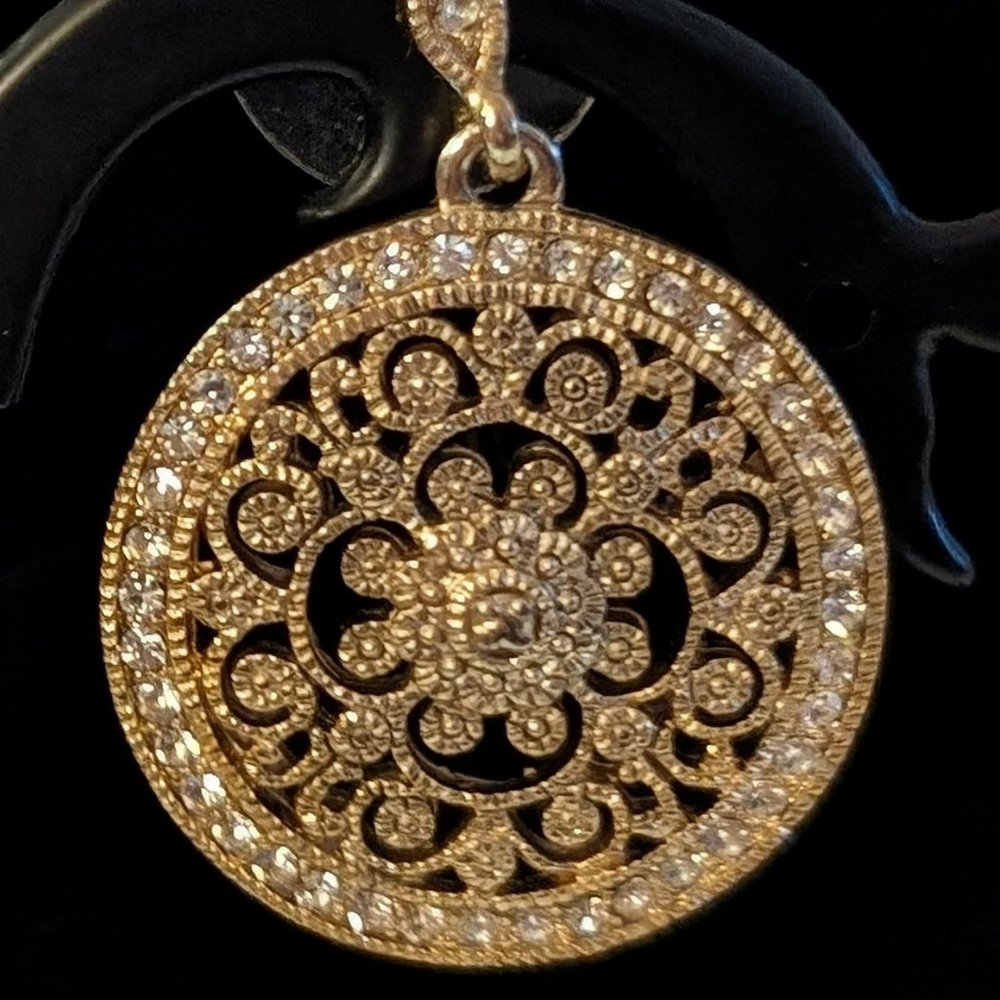 💕Gold Filigree Earrings with crystals